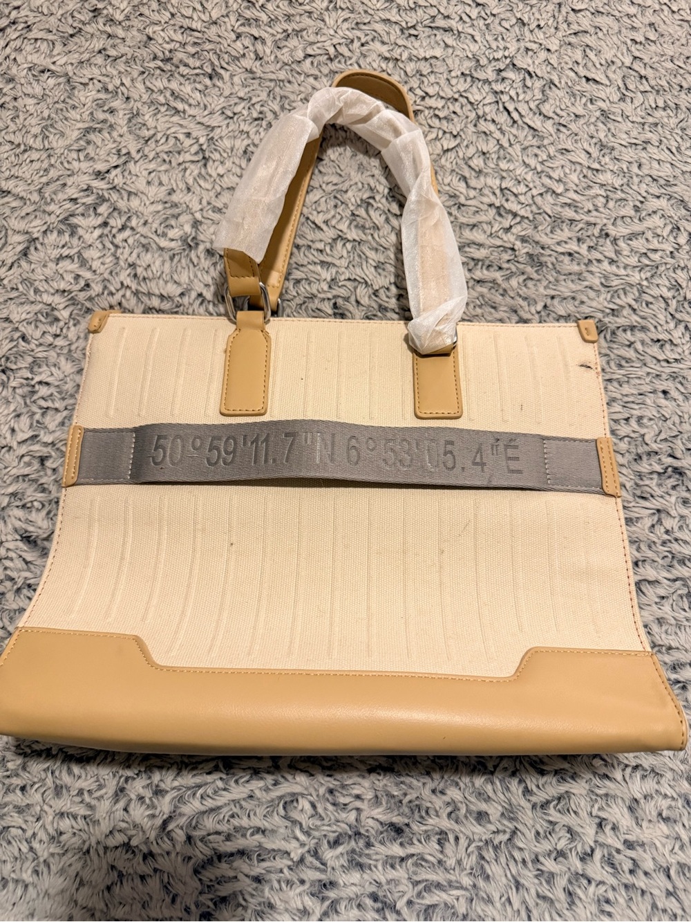 Beautiful Tan Handbag - Picture 3 of 8